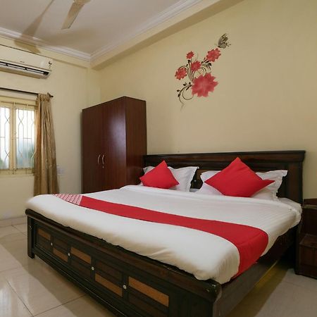 Oyo Th Guest House Hyderabad Esterno foto