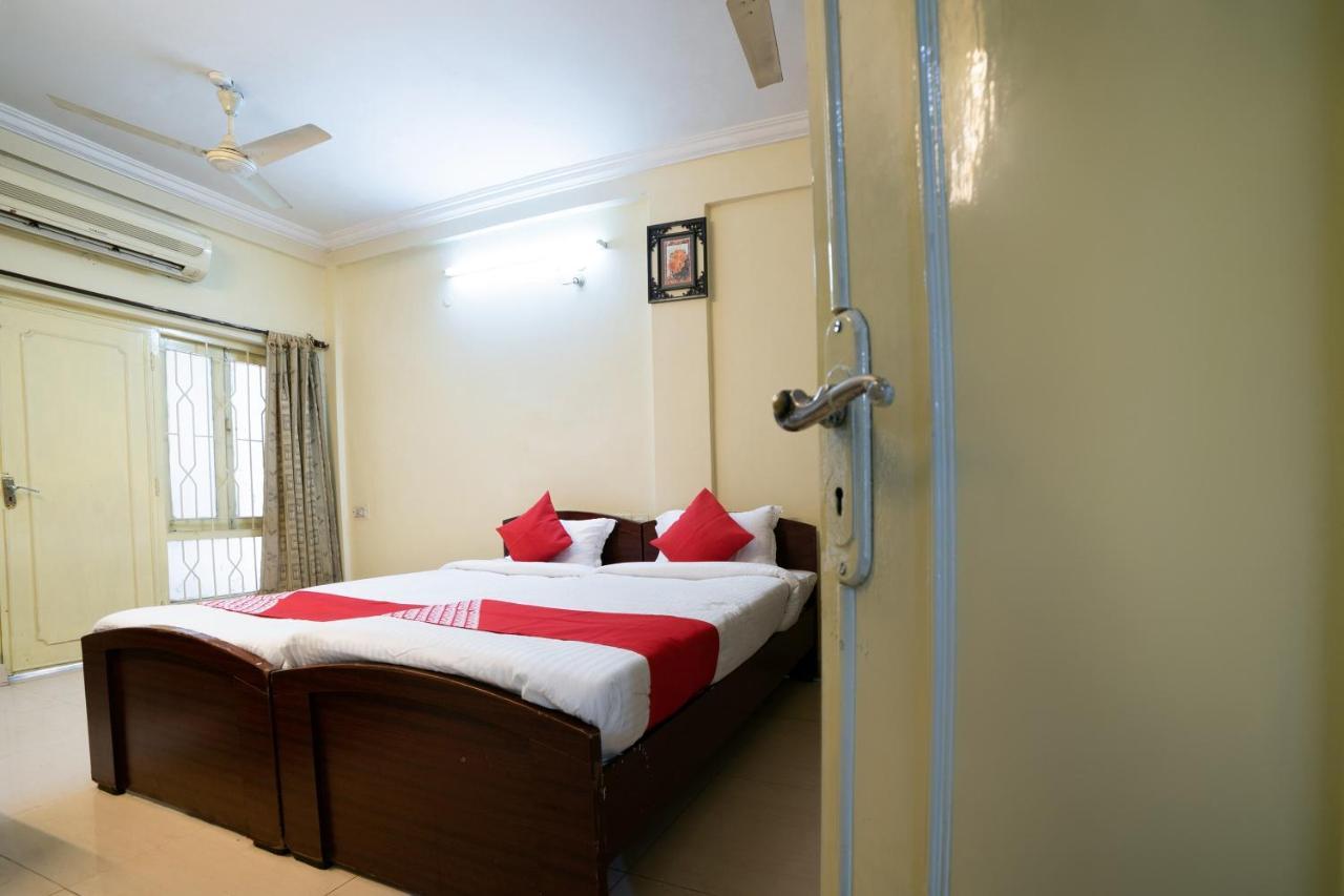 Oyo Th Guest House Hyderabad Esterno foto
