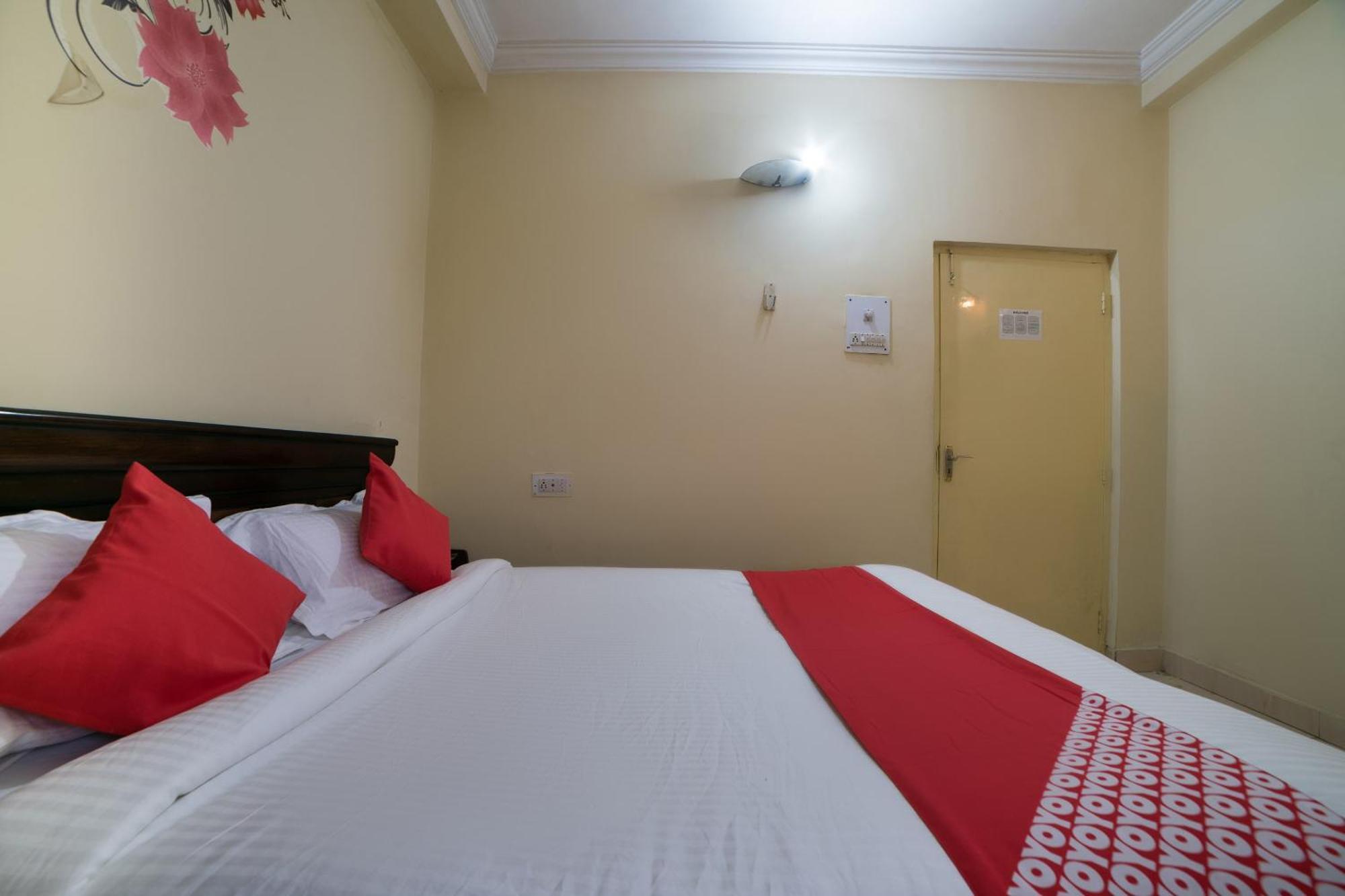 Oyo Th Guest House Hyderabad Esterno foto