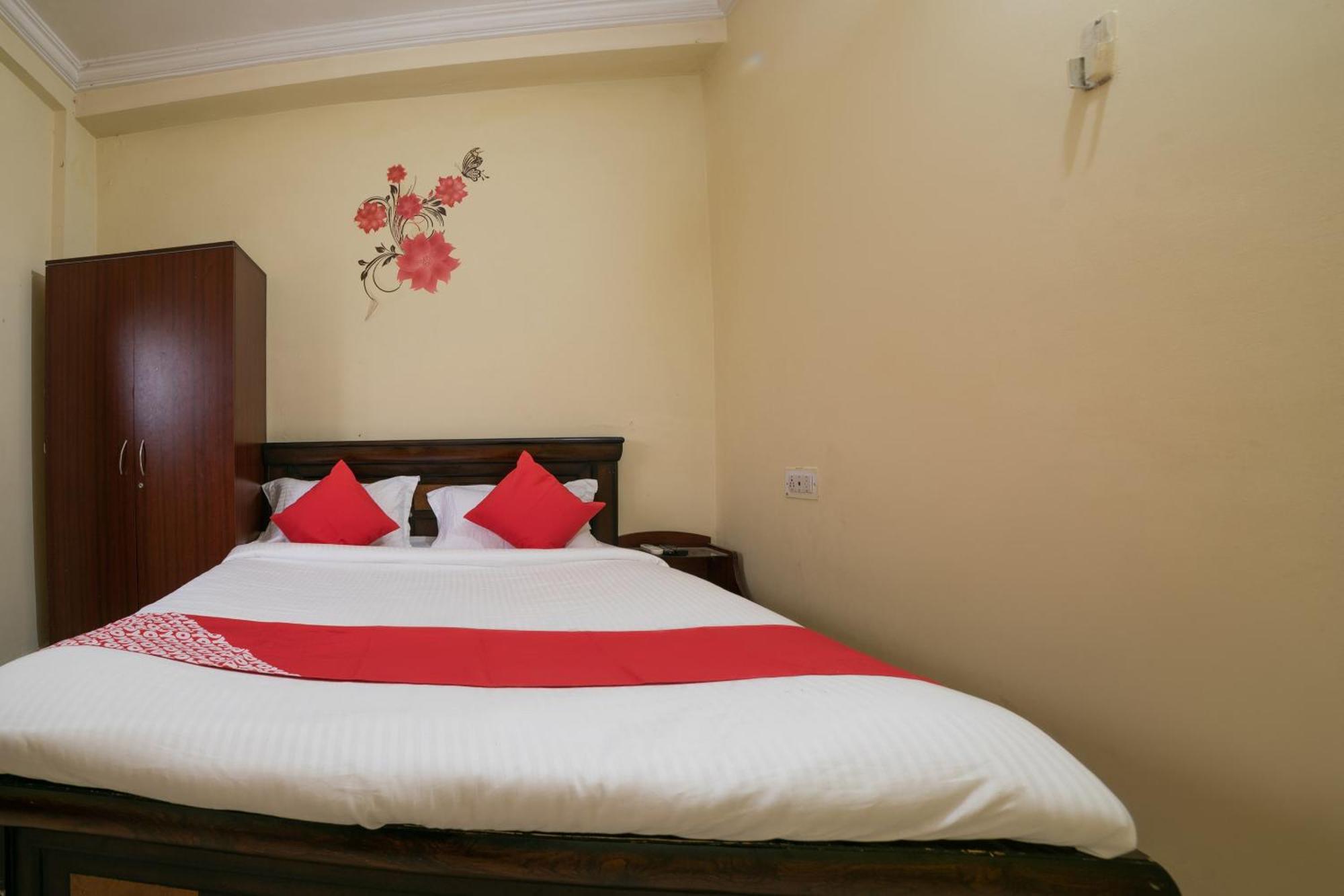 Oyo Th Guest House Hyderabad Esterno foto